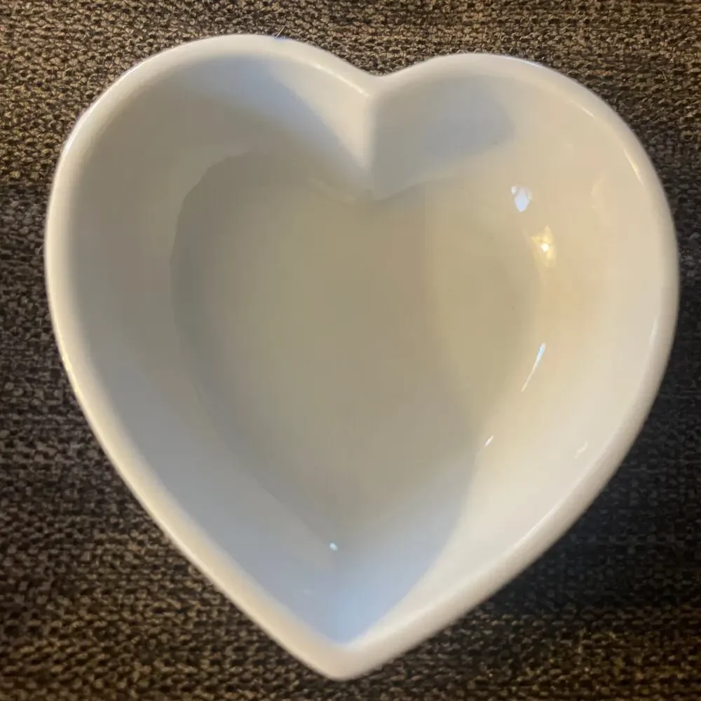 Vintage Holly Hobbie Petite Pattern Genuine Porcelain Heart Box Blue White Japan